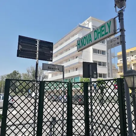 Nova Dhely 3* רימיני