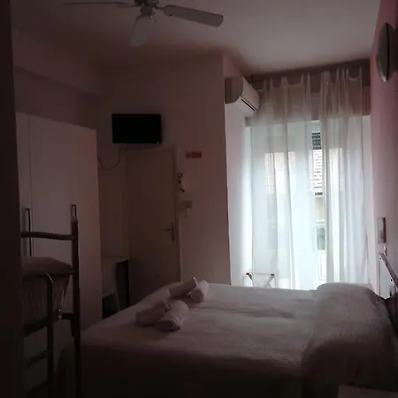 Hotell Nova Dhely 3*