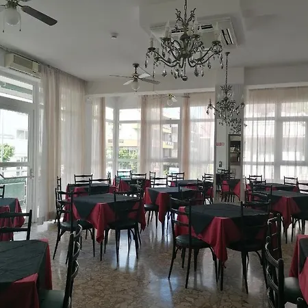 Hotell Nova Dhely 3*
