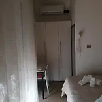 Nova Dhely Римини