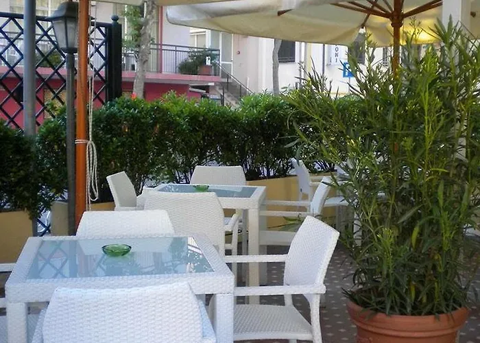 Hotell Nova Dhely 3*